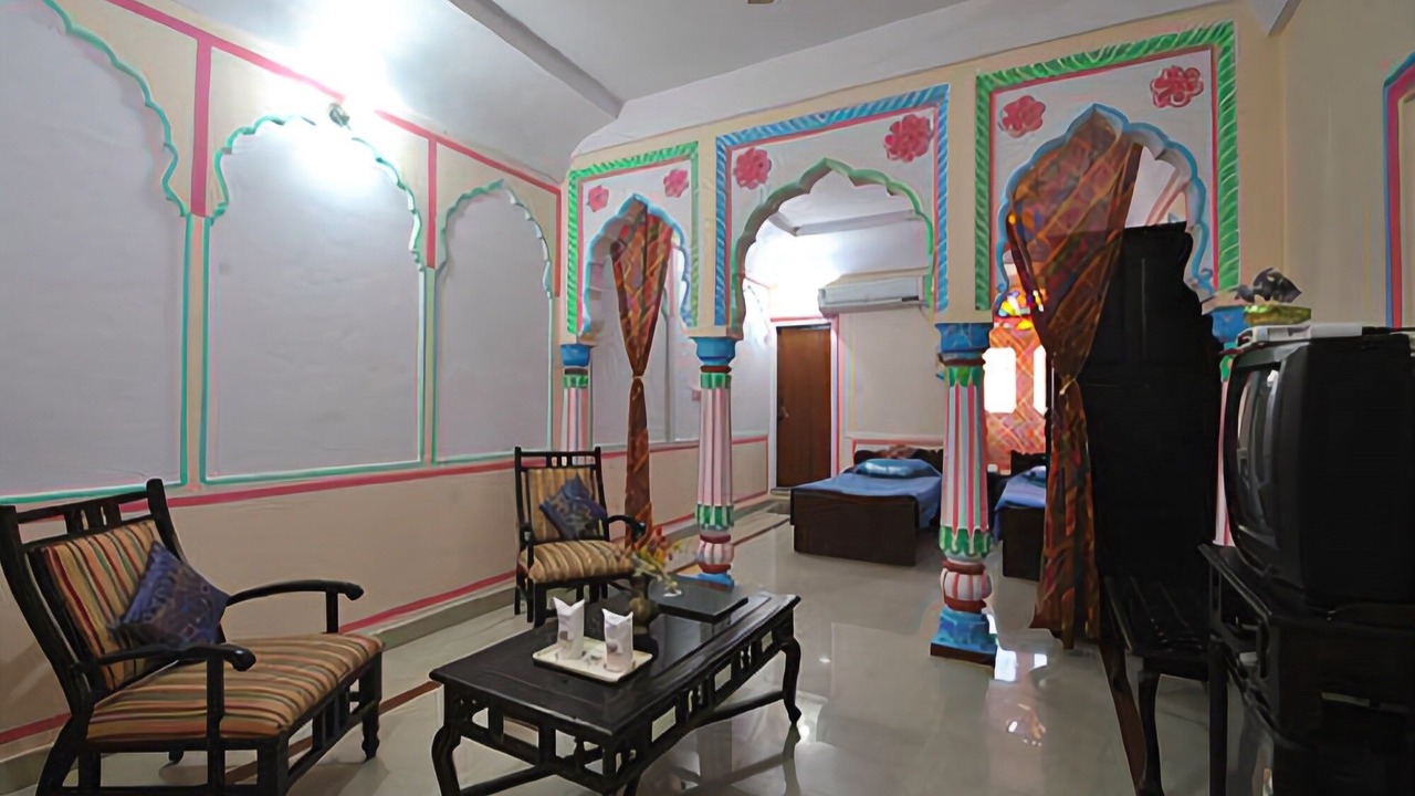 Photo of Livingroom in Pink City
