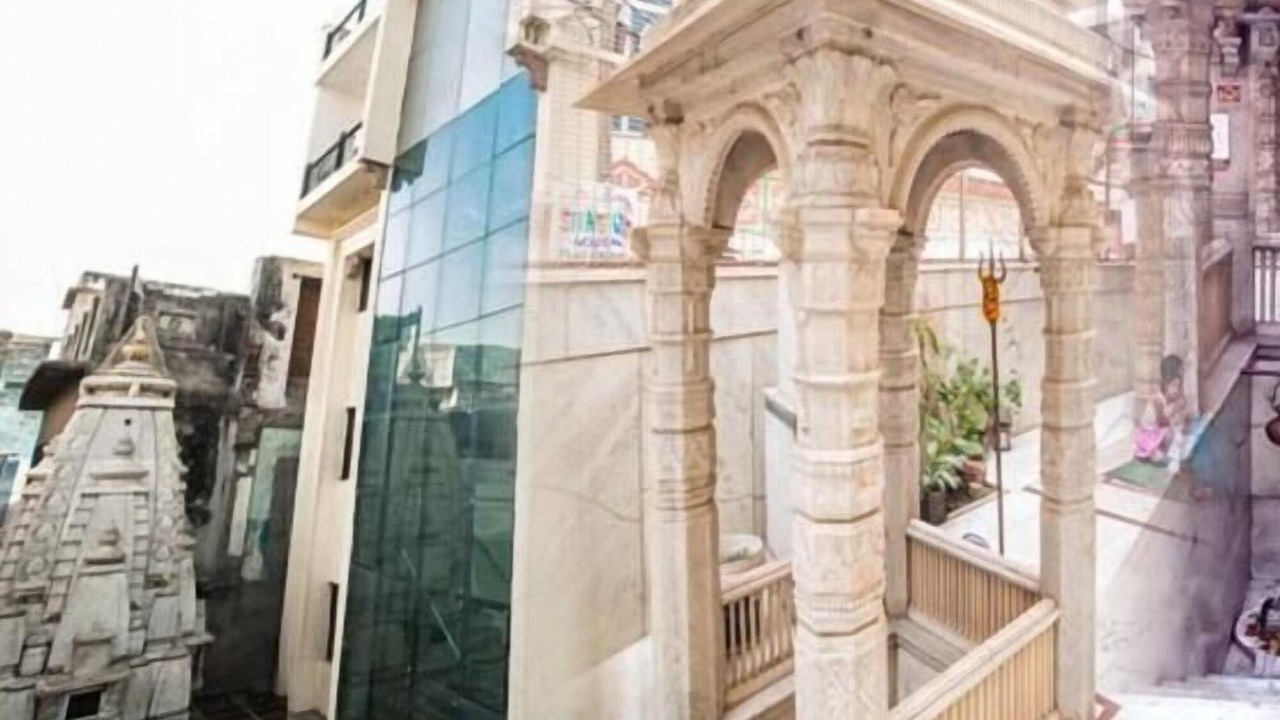 Photo of Buildings in Varanasi