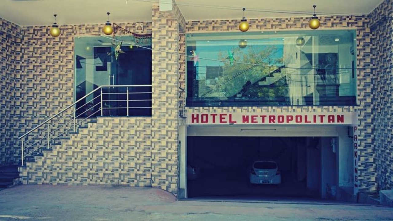 Photo of Buildings in Sindhi Camp