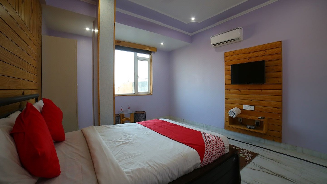 Photo of Bedroom in Pink City