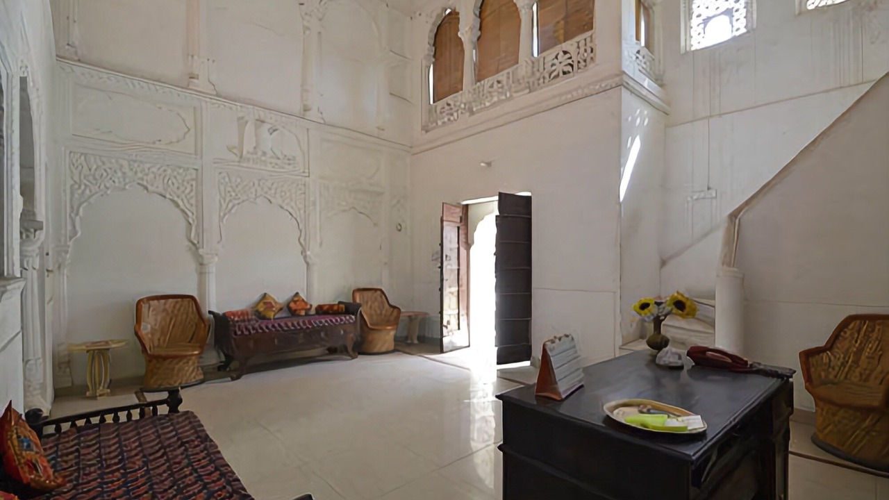 Photo of Livingroom in Pink City