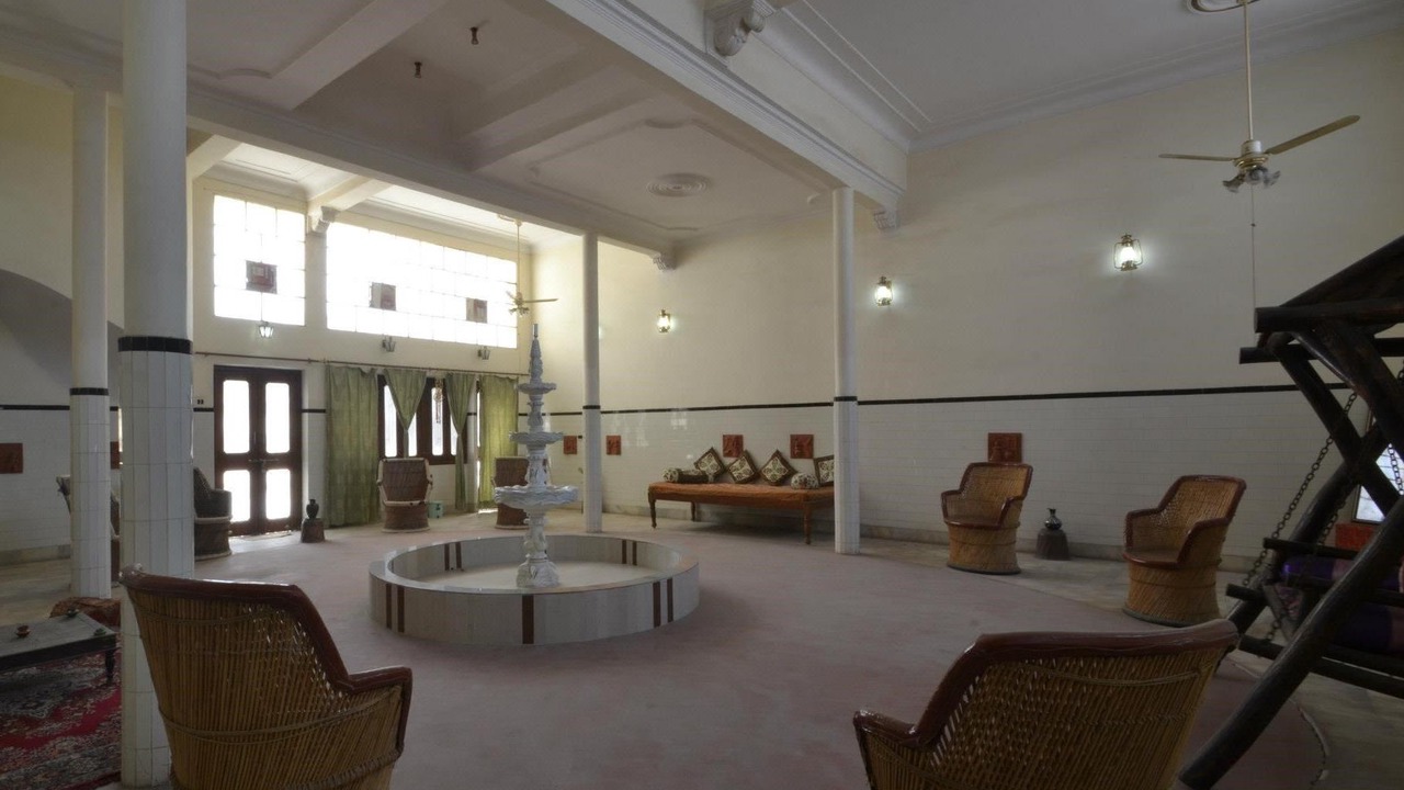 Photo of Livingroom in Pink City