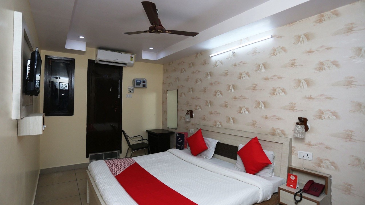 Photo of Bedroom in Alambagh