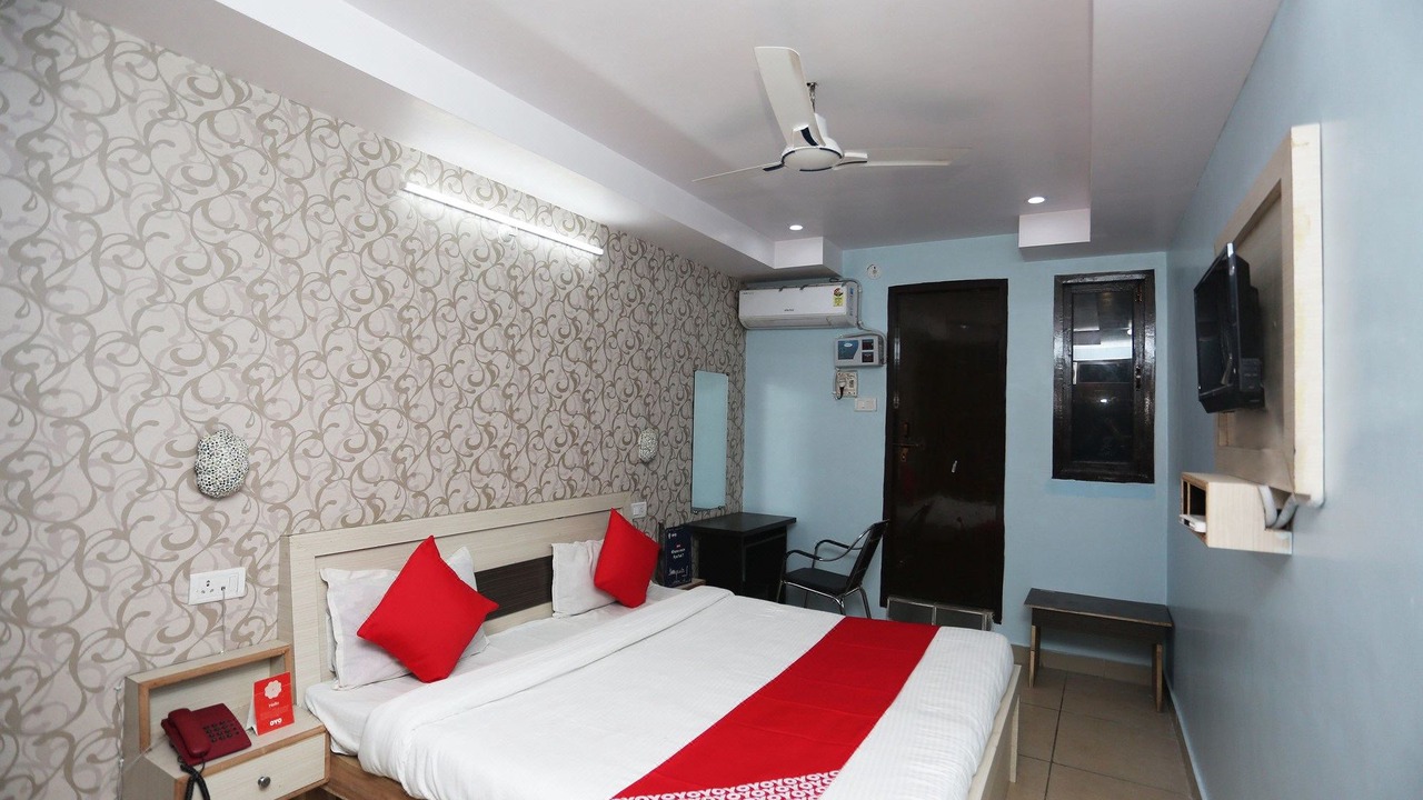 Photo of Bedroom in Alambagh