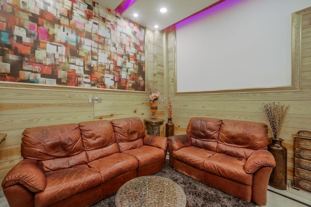 Photo of Livingroom in Pink City