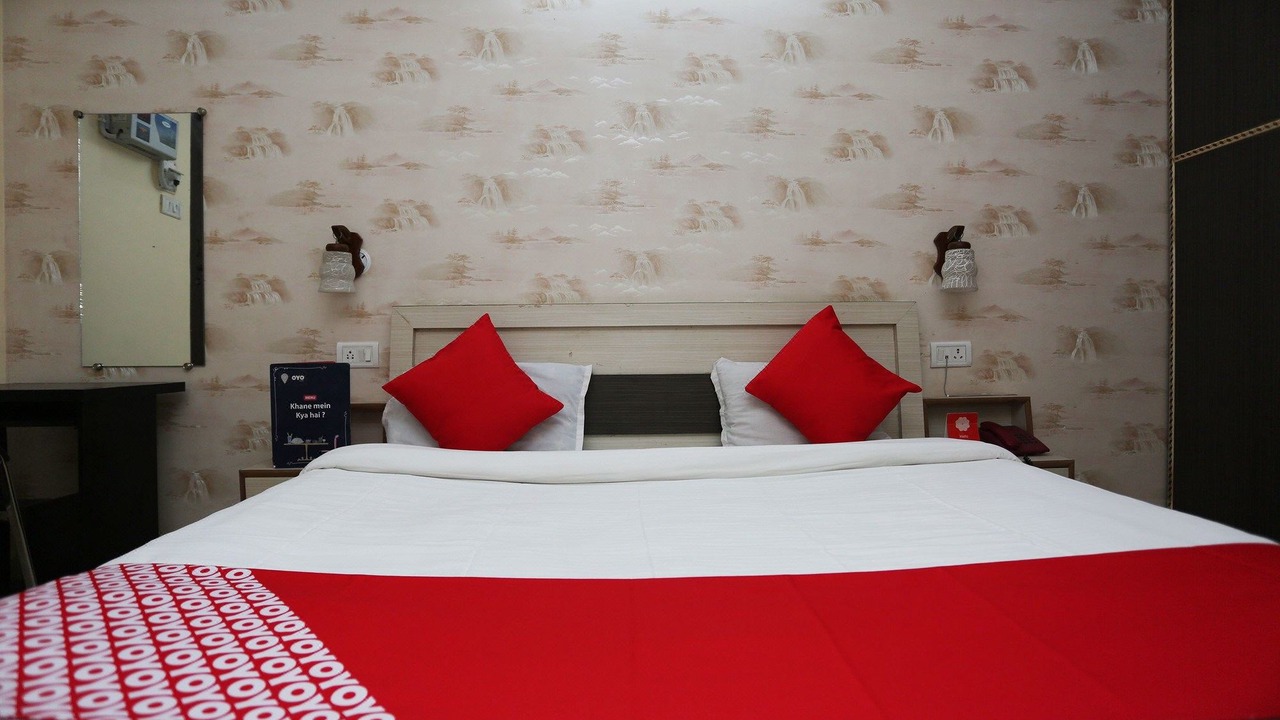 Photo of Bedroom in Alambagh