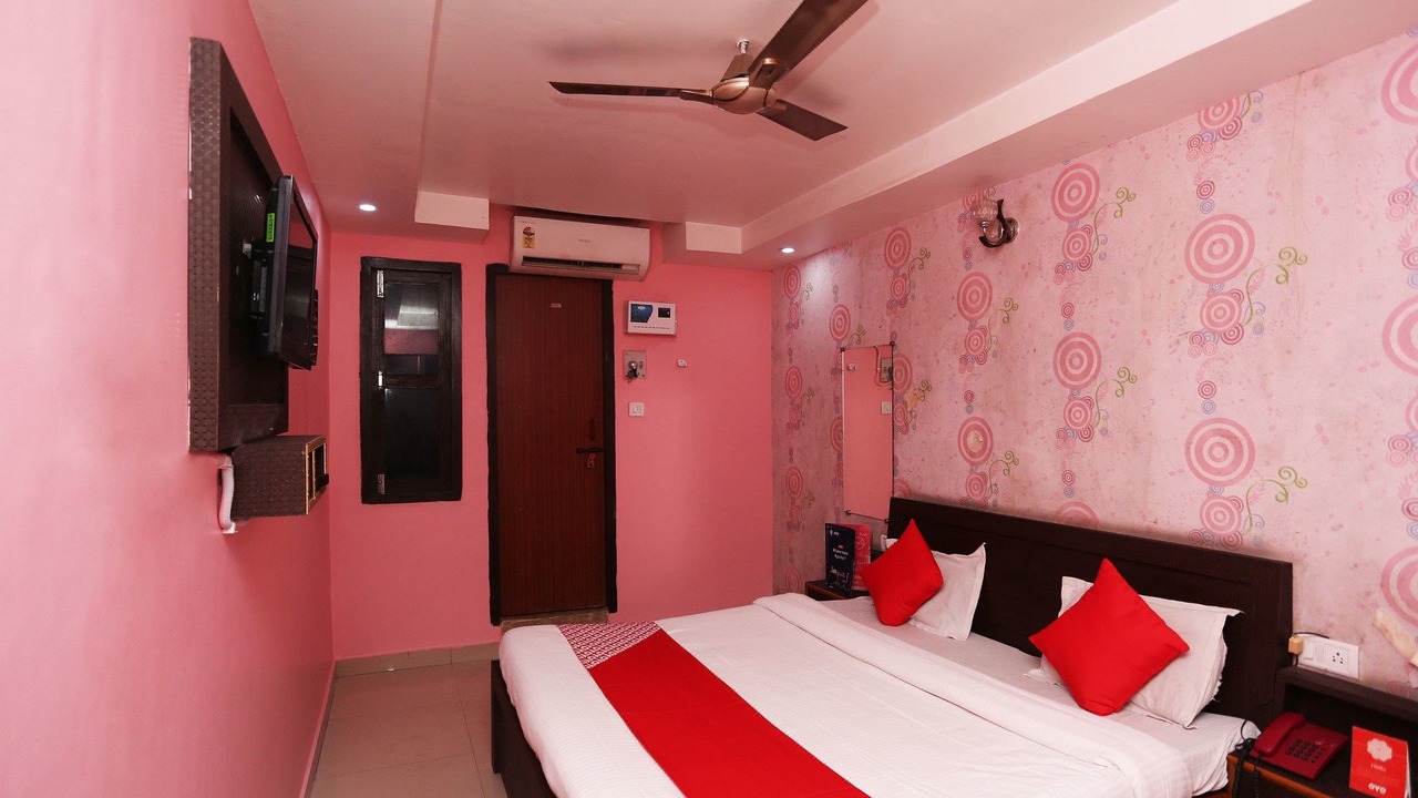 Photo of Bedroom in Alambagh