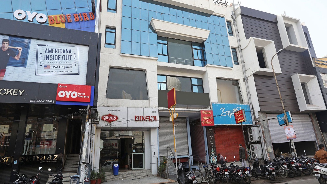 Photo of Buildings in Raja Park