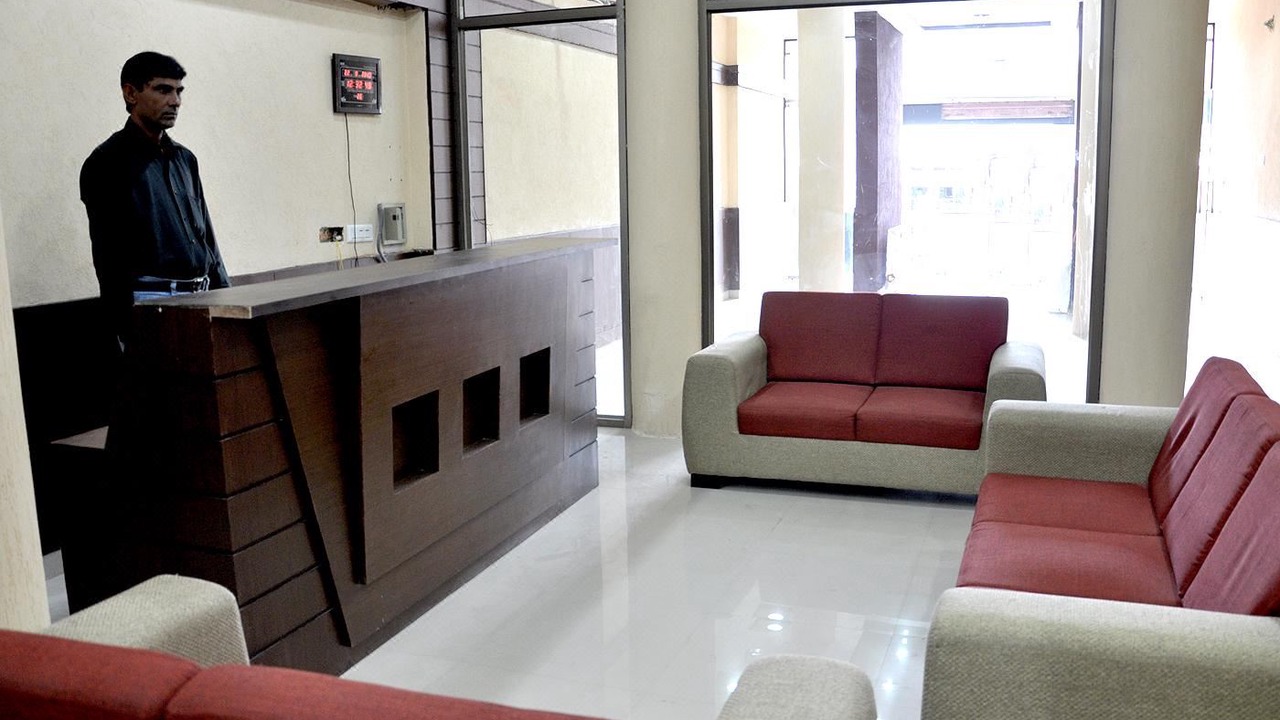 Photo of Livingroom in Raja Park