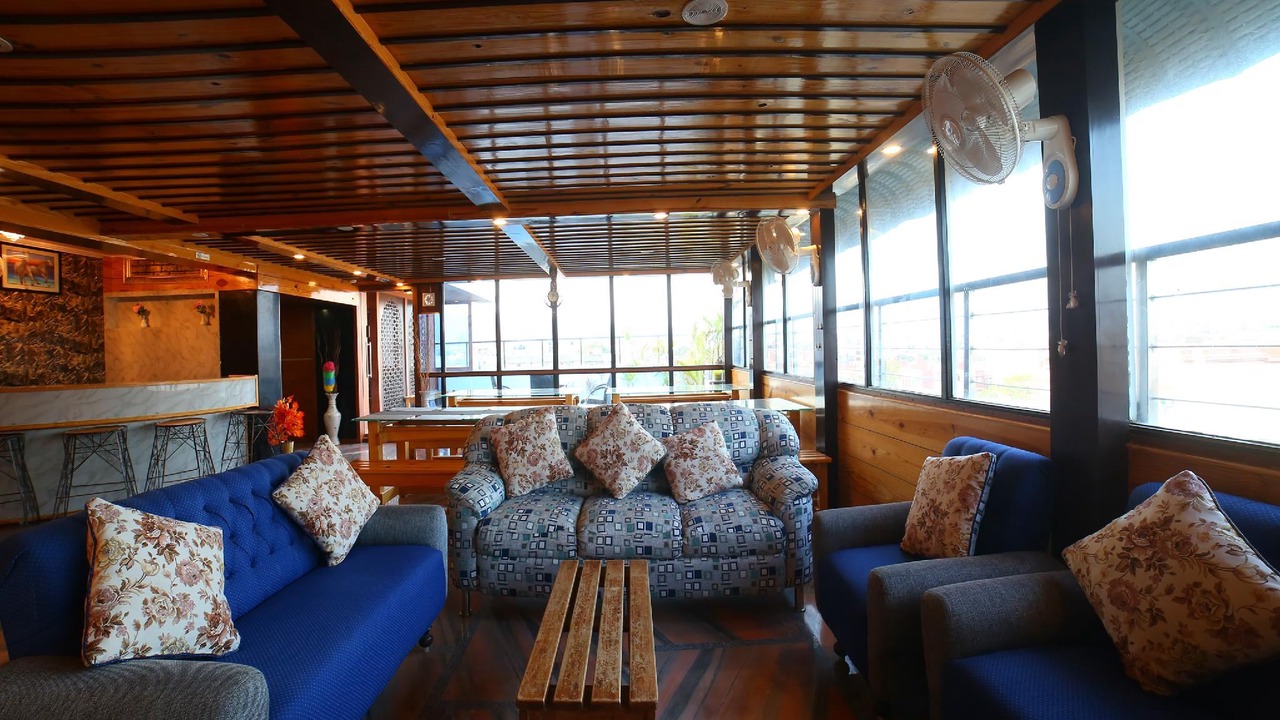 Photo of Livingroom in Pink City
