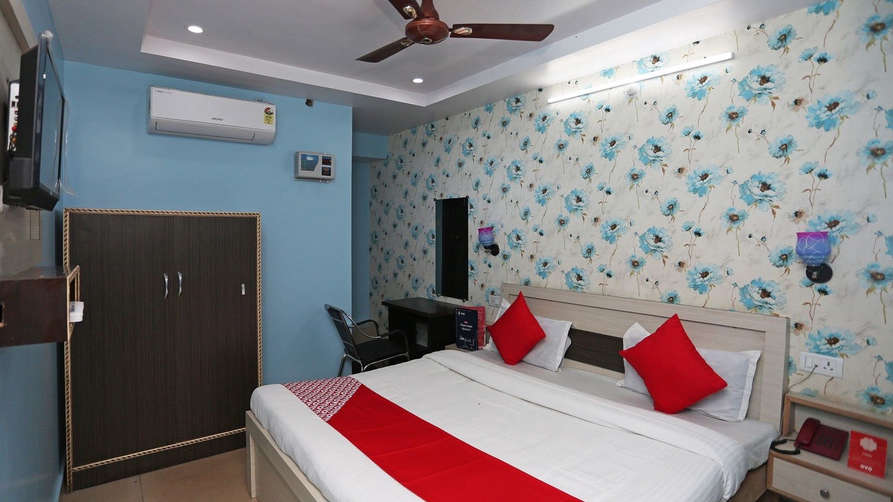 Photo of Bedroom in Alambagh