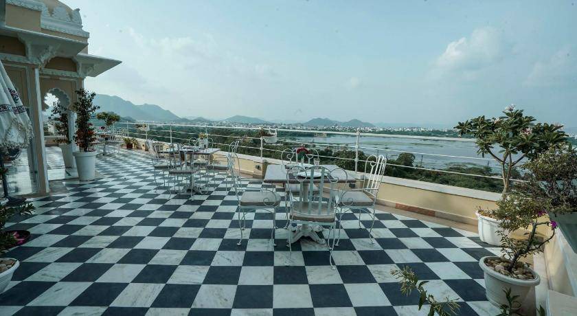 Photo of Others in Lake Pichola