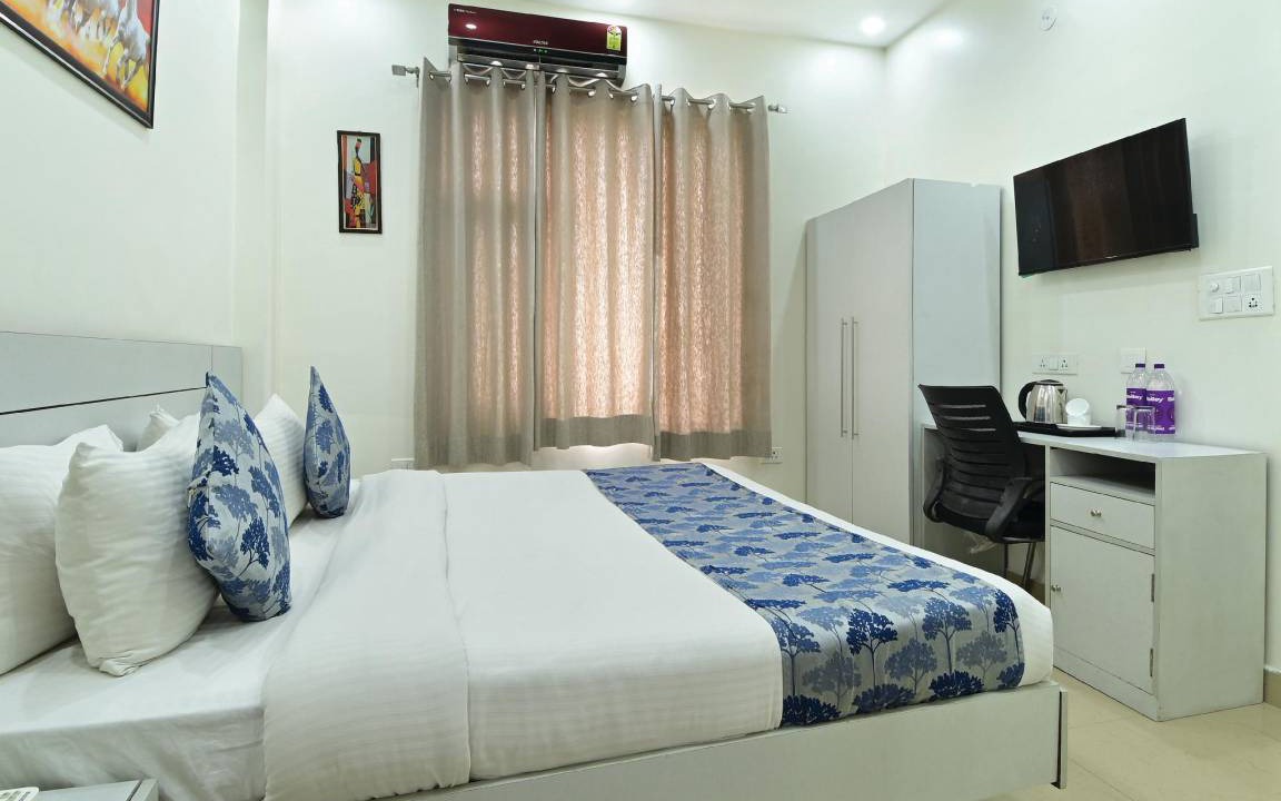 Photo of Bedroom in Sector 70