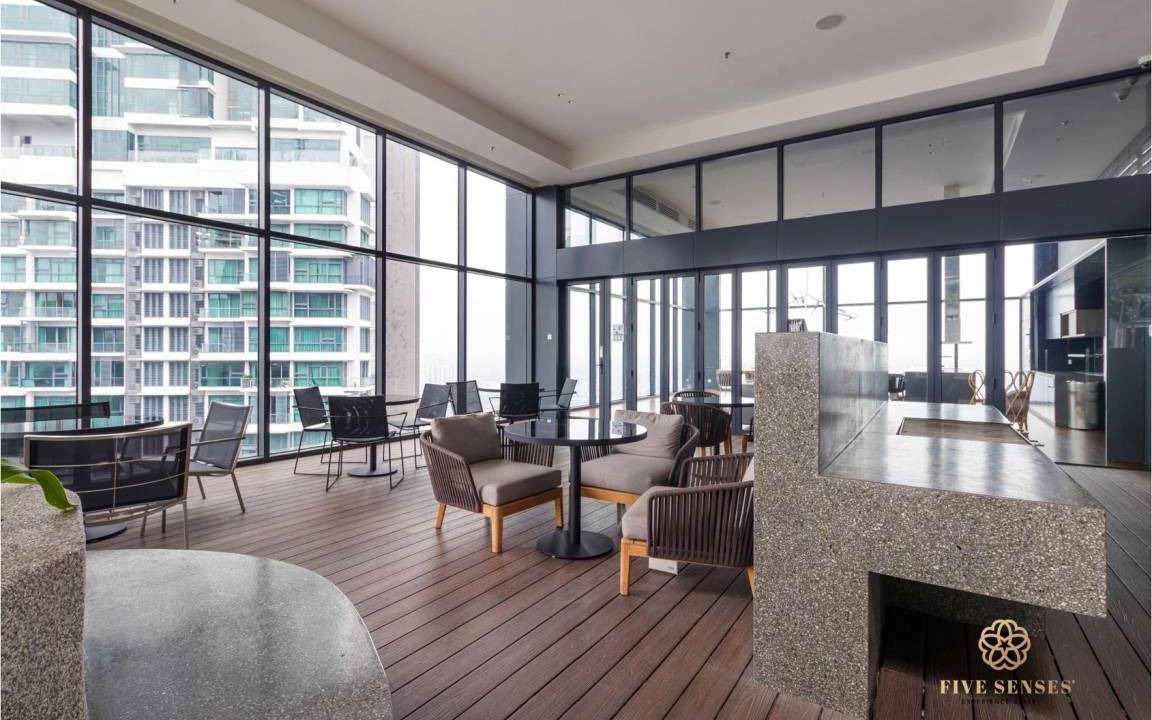 Photo of Livingroom in Mid Valley City