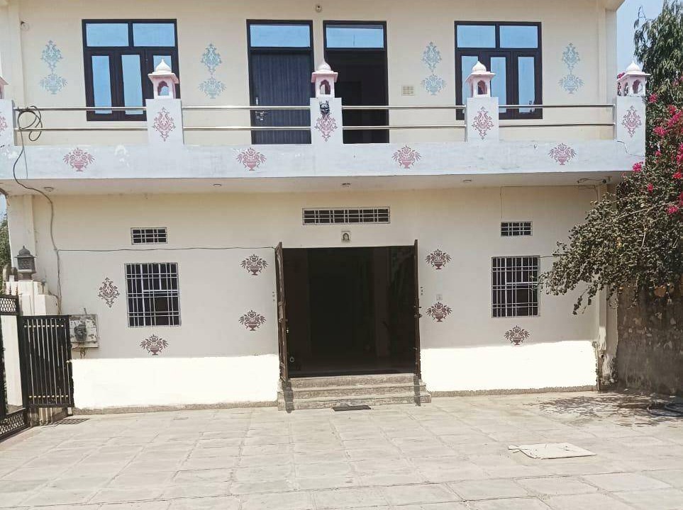 Photo of Buildings in Amer