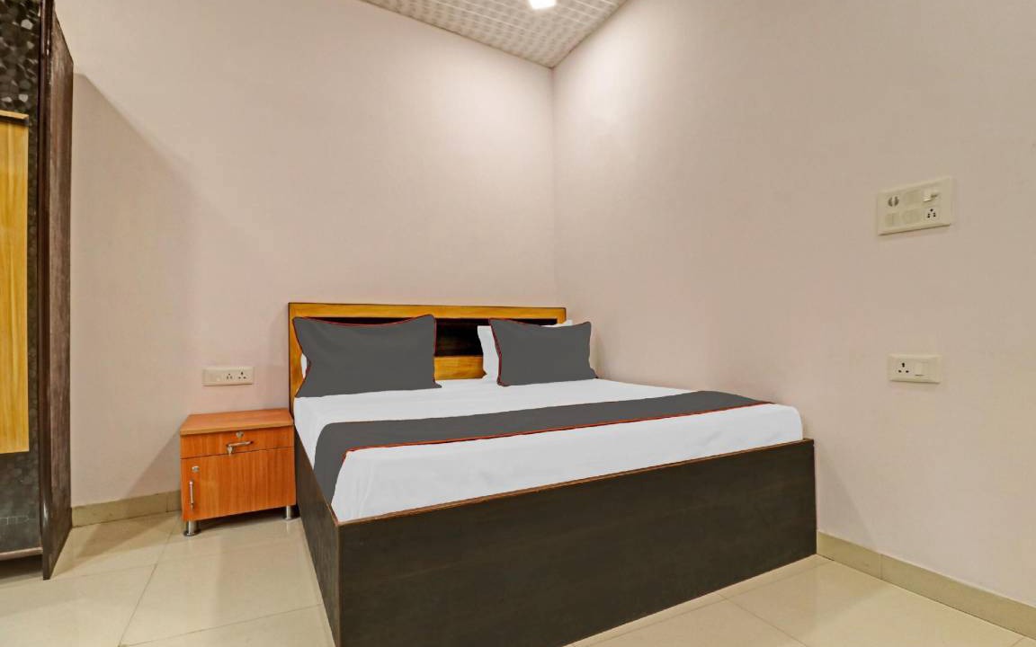 Photo of Bedroom in Pashim Vihar