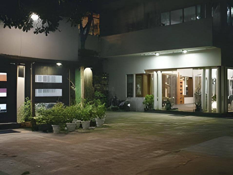 Photo of Buildings in Mirzapur