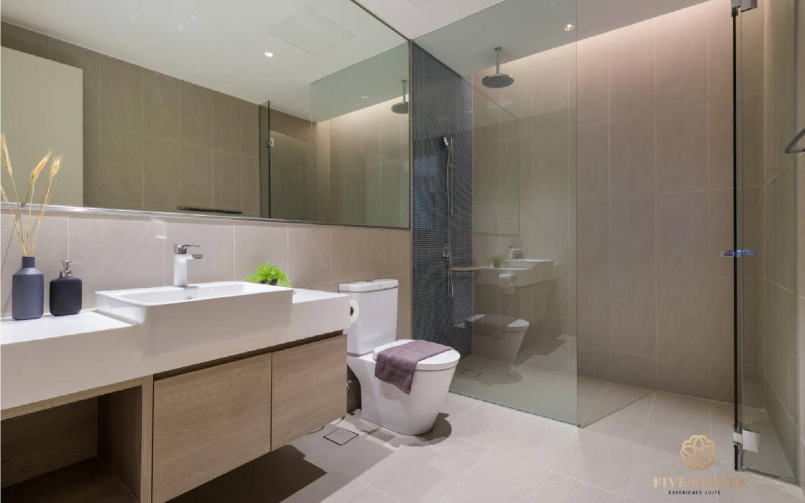 Photo of Bathroom in Mid Valley City
