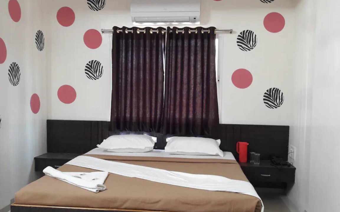 Photo of Bedroom in Daulatabad