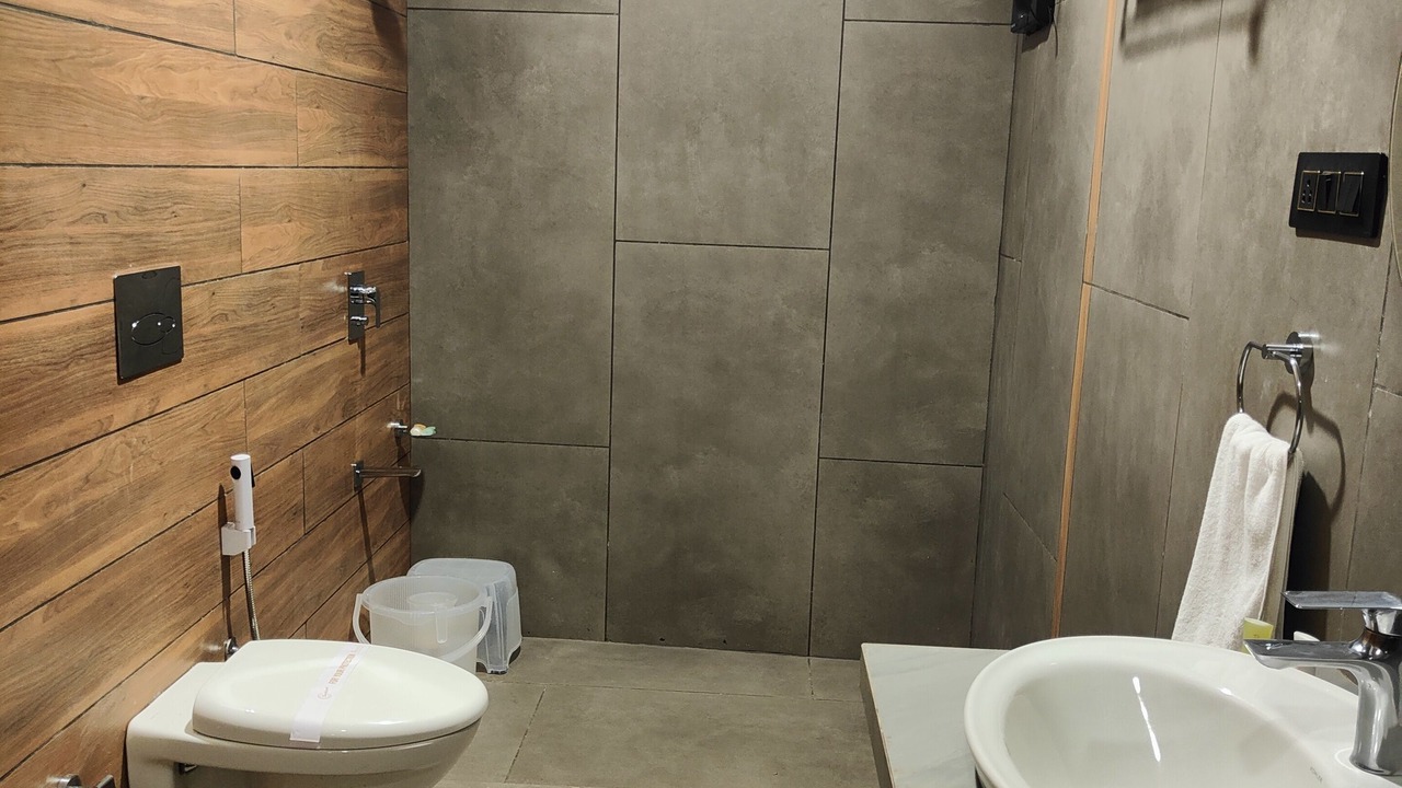 Photo of Bathroom in Rajpipla