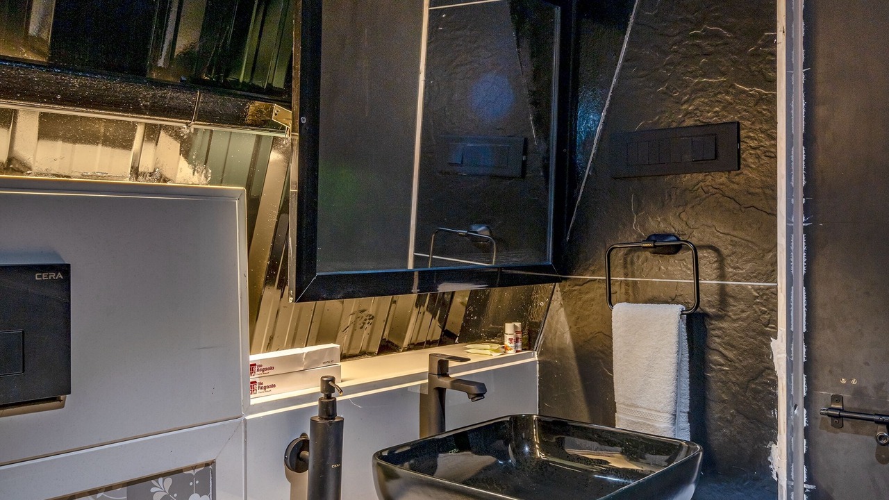 Photo of Bathroom in Ratnagiri