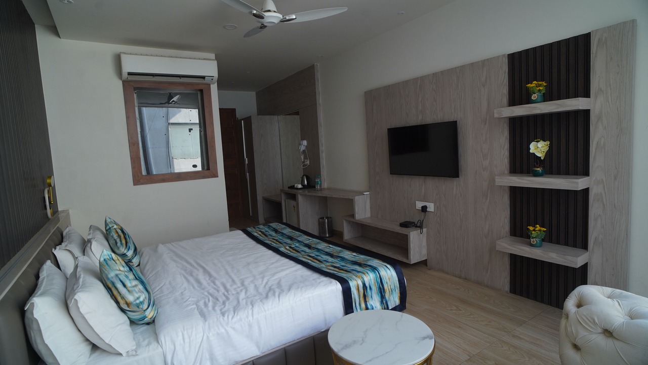 Photo of Bedroom in Alambagh