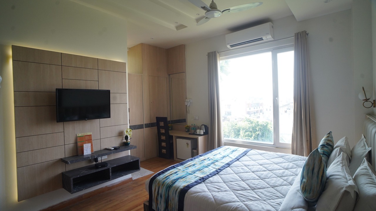 Photo of Bedroom in Alambagh