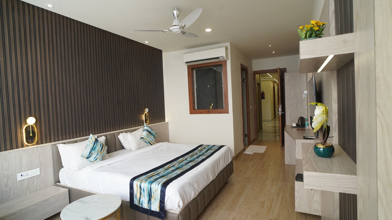 Photo of Bedroom in Alambagh
