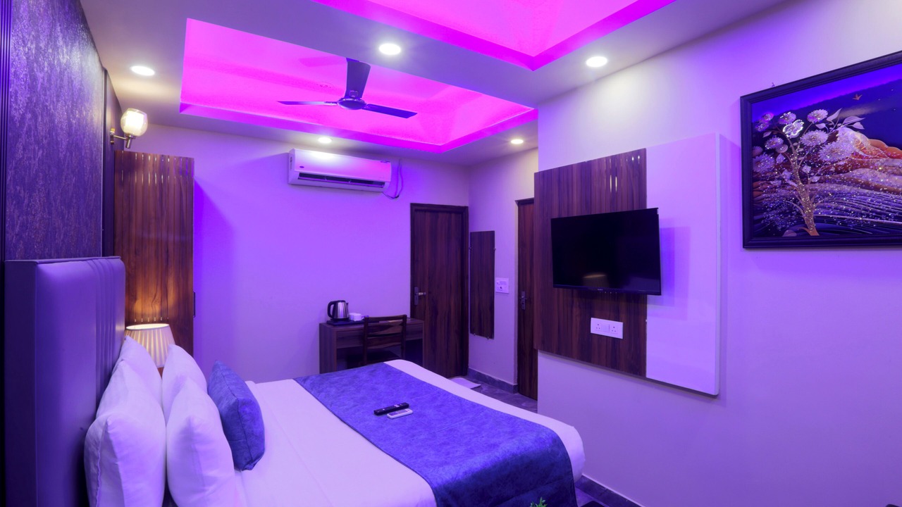 Photo of Bedroom in Sector 62