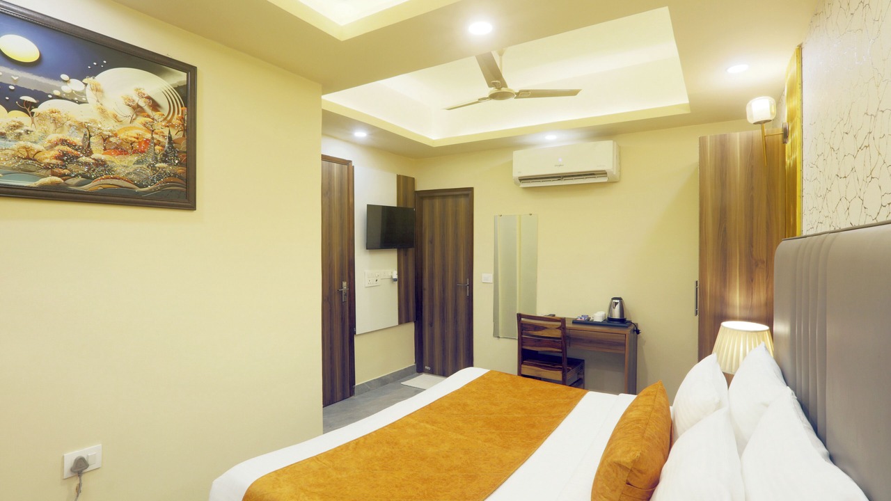 Photo of Bedroom in Sector 62