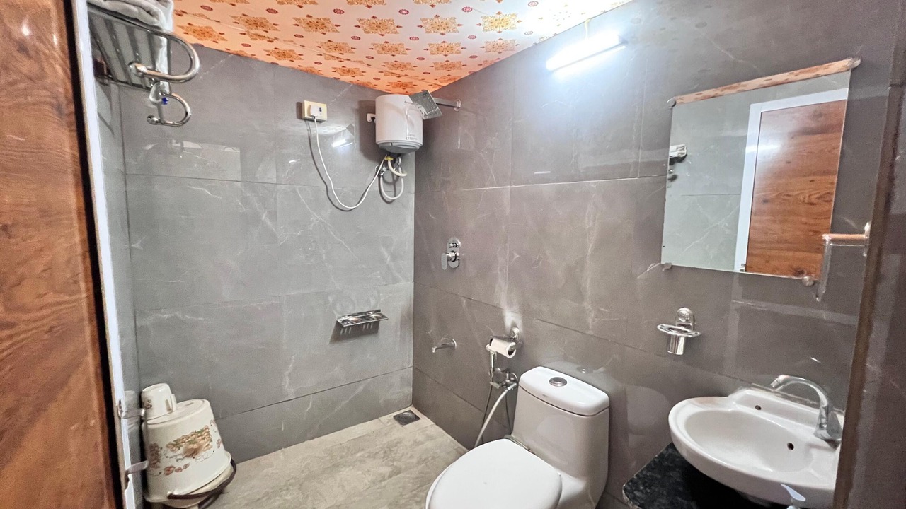 Photo of Bathroom in Rajpipla