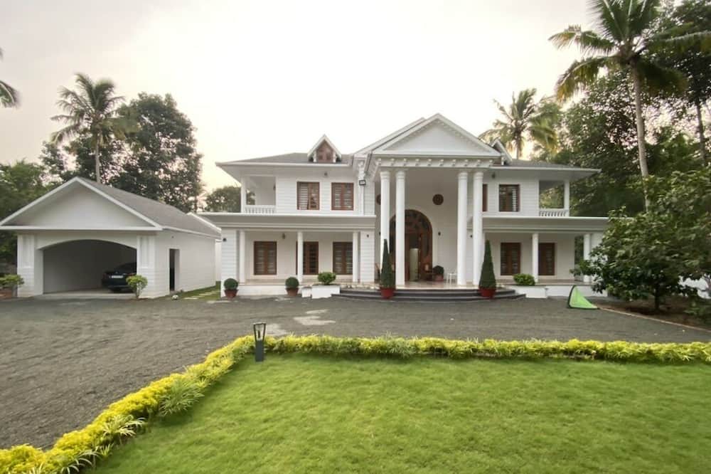 Photo of Outdoor in Thiruvananthapuram