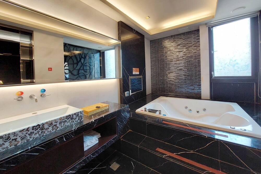 Photo of Bathroom in Toufen