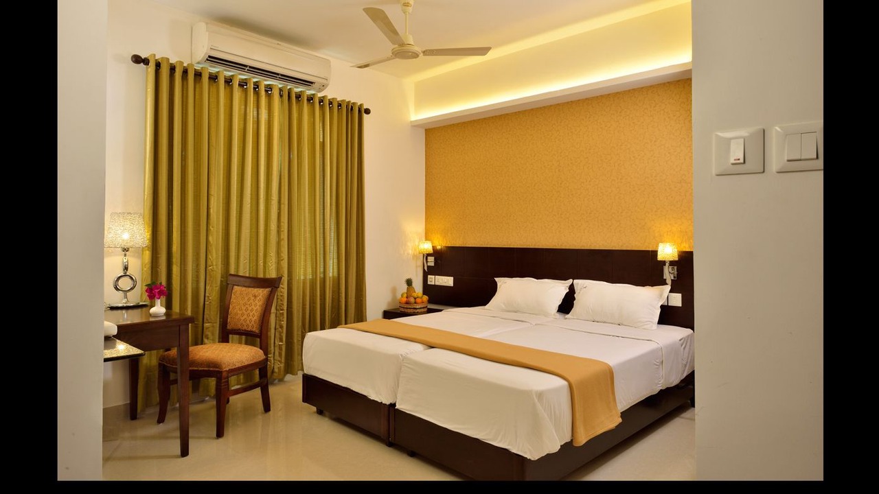 Photo of Bedroom in Statue