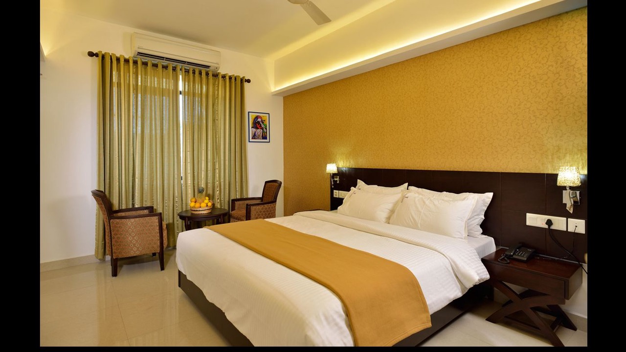 Photo of Bedroom in Statue