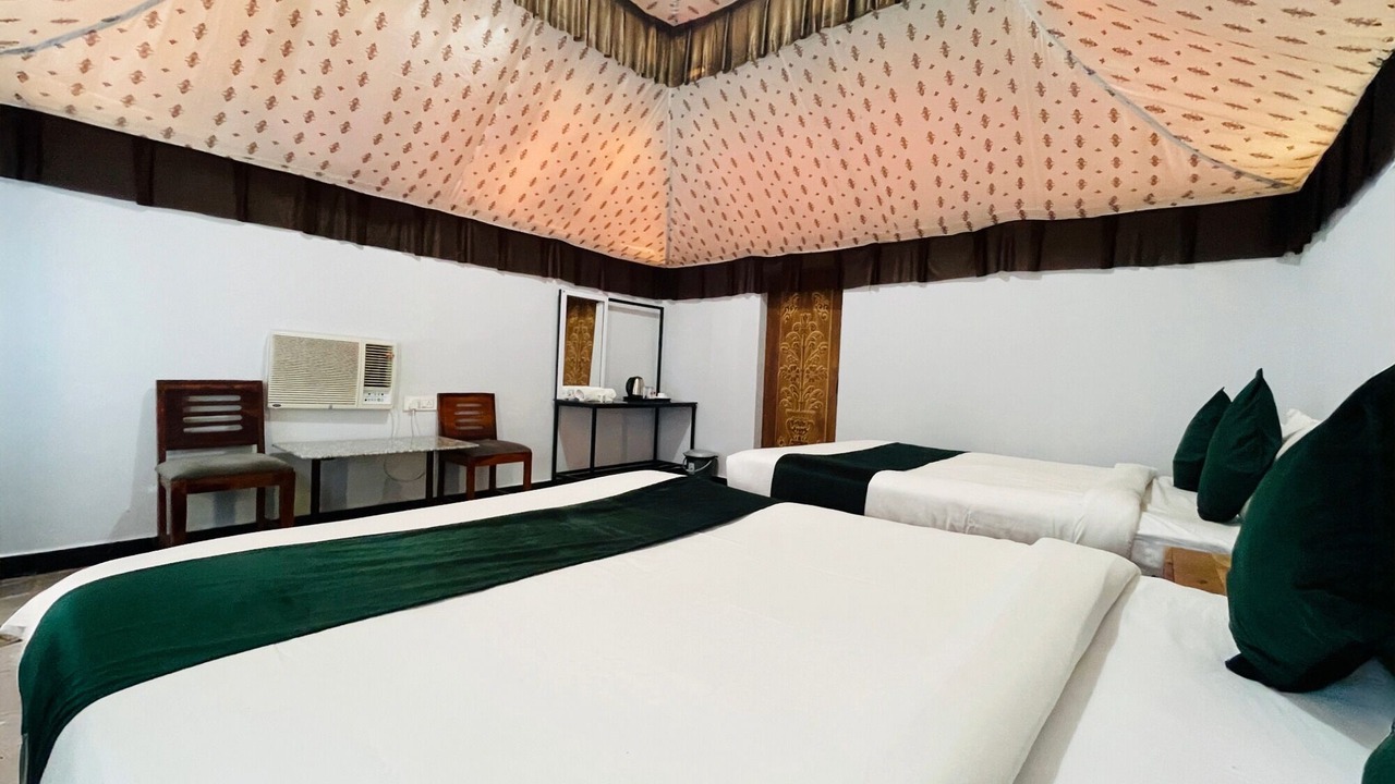 Photo of Bedroom in Rajpipla
