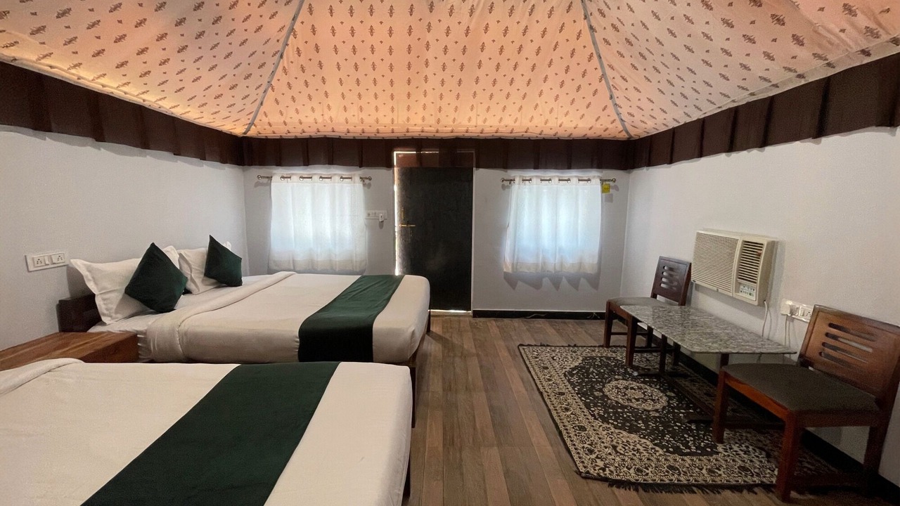 Photo of Bedroom in Rajpipla