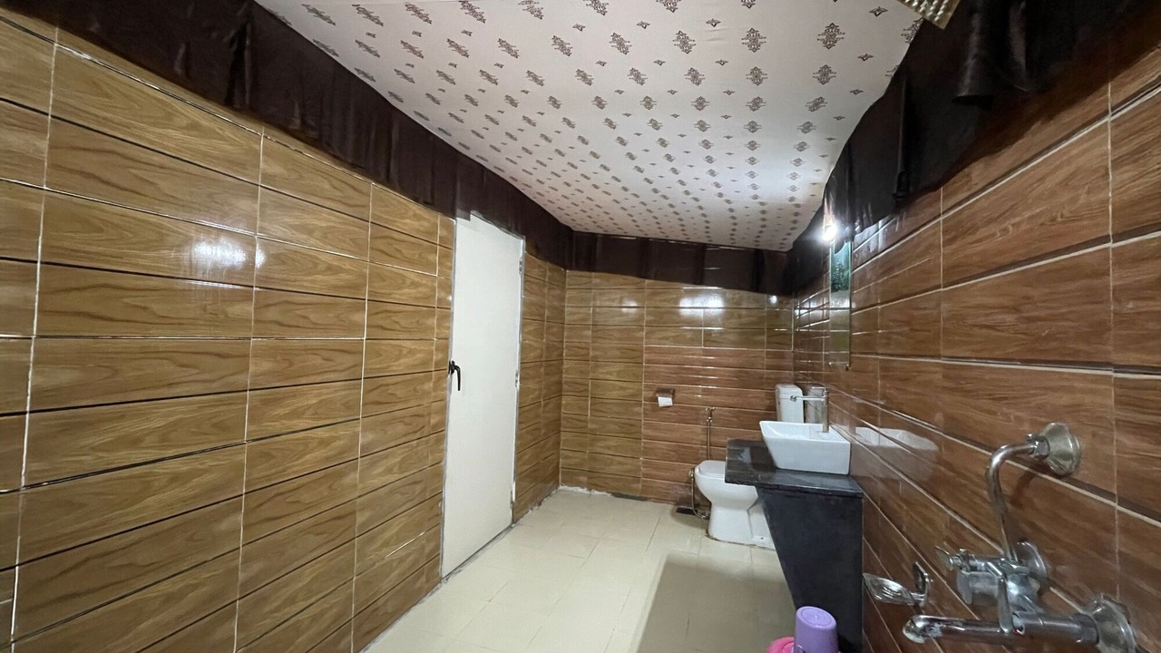 Photo of Bathroom in Rajpipla