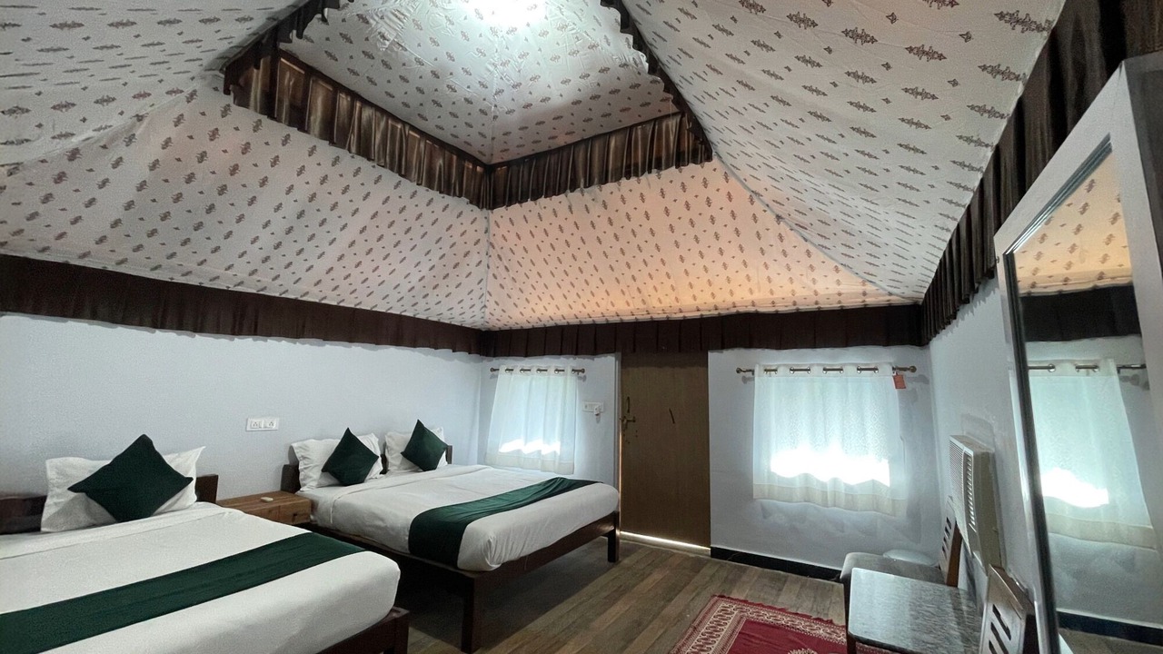 Photo of Bedroom in Rajpipla