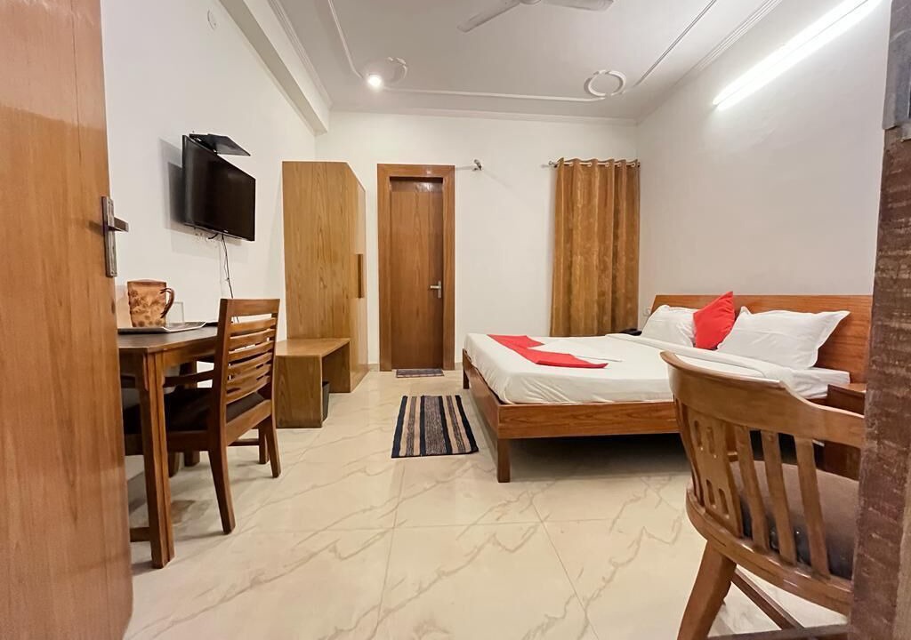 Photo of Bedroom in Sector 70