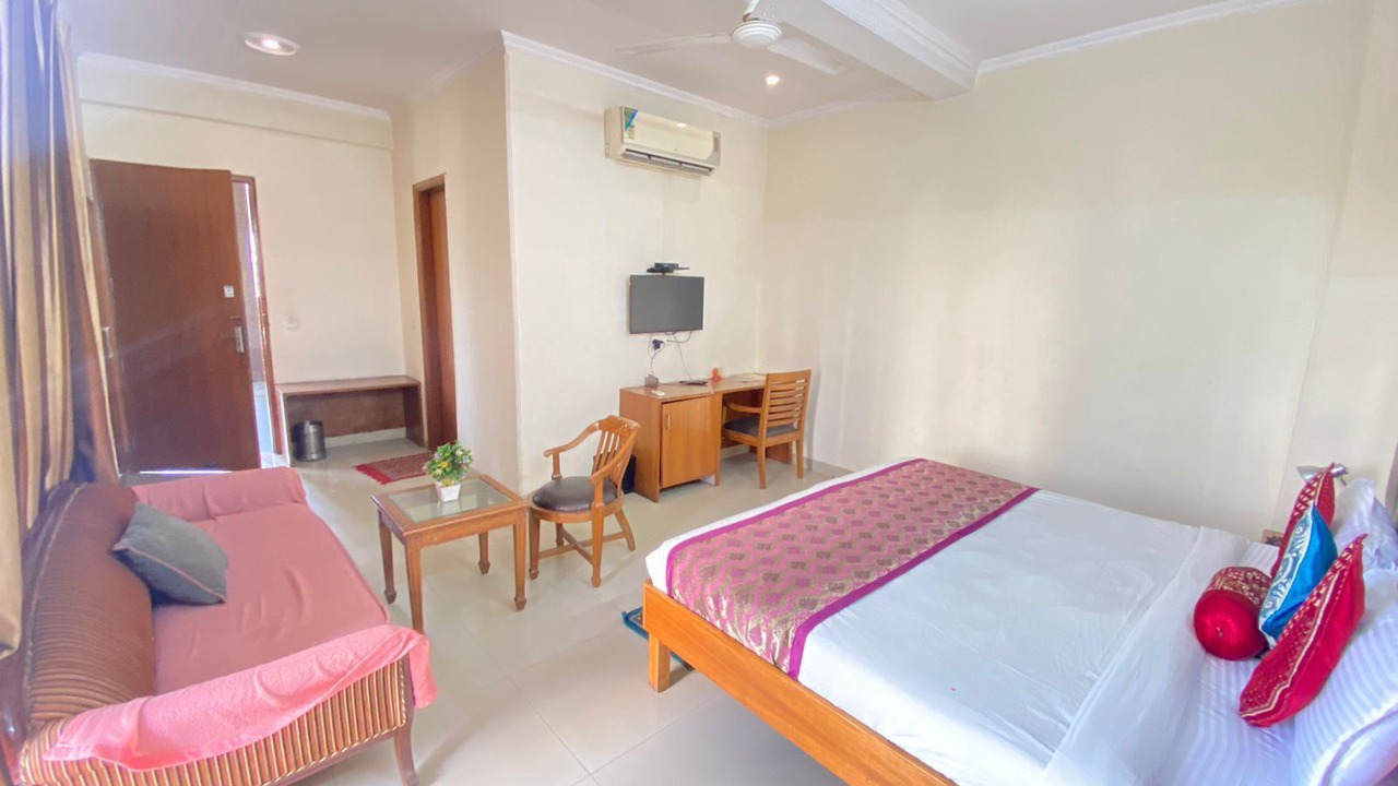 Photo of Bedroom in Sector 70