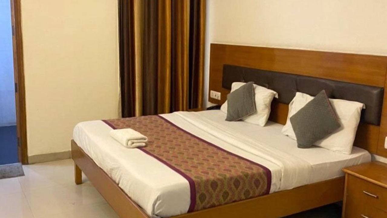 Photo of Bedroom in Sector 70