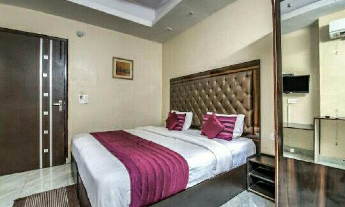 Photo of Bedroom in Sector 63