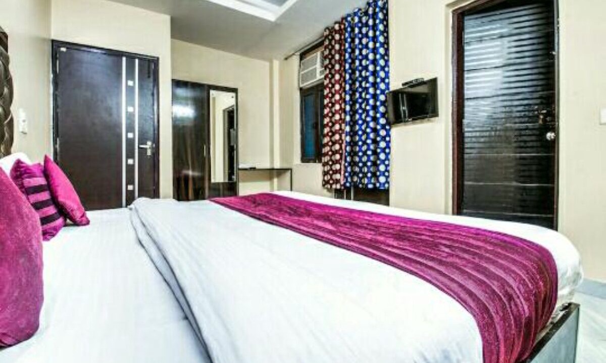 Photo of Bedroom in Sector 63