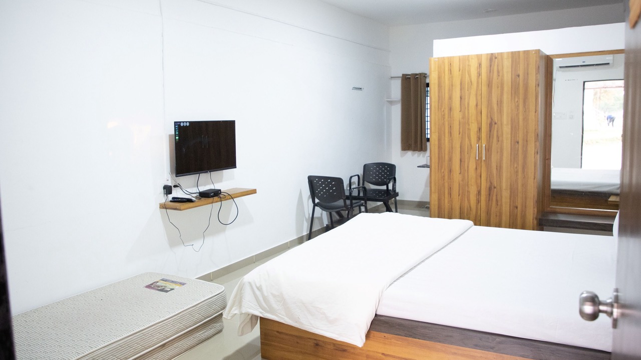 Photo of Bedroom in Rajpipla