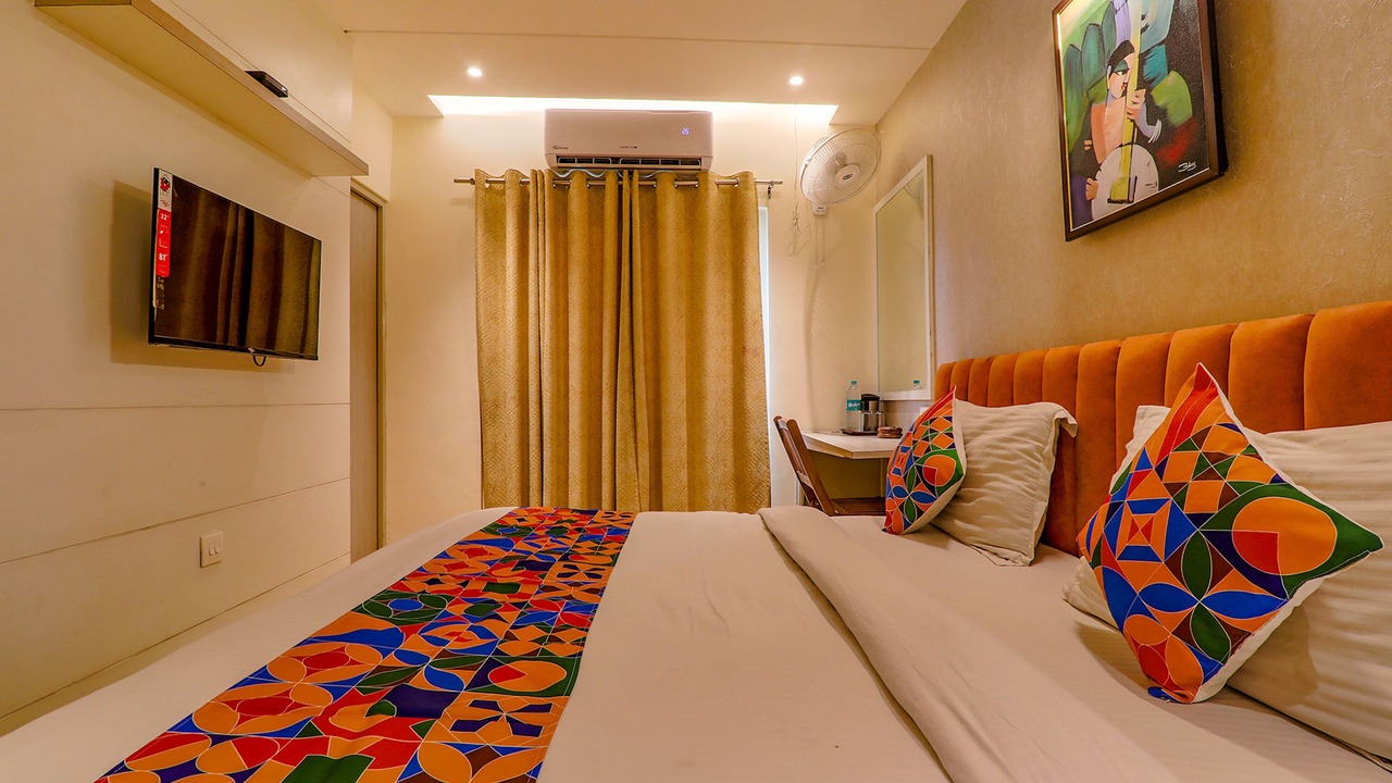 Photo of Bedroom in Alambagh