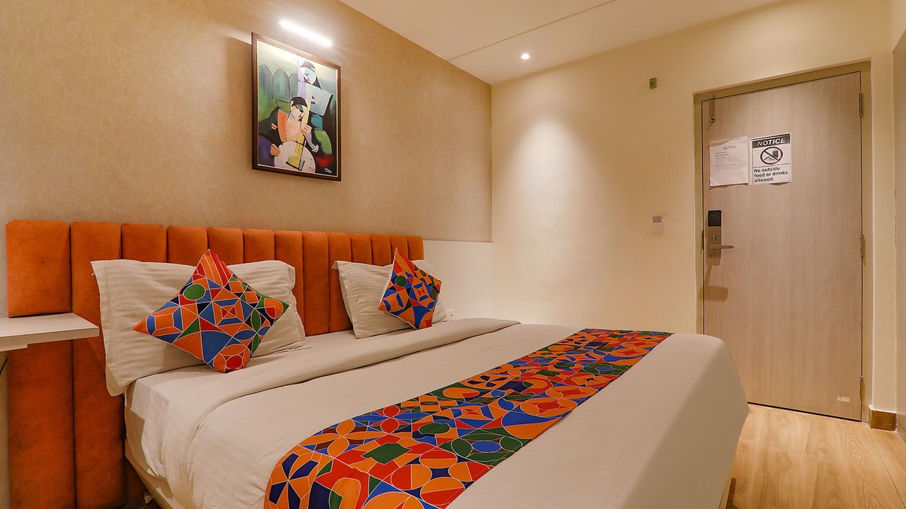 Photo of Bedroom in Alambagh