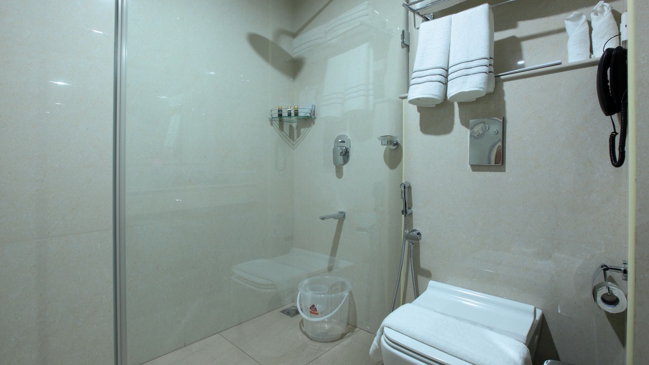 Photo of Bathroom in Maradu