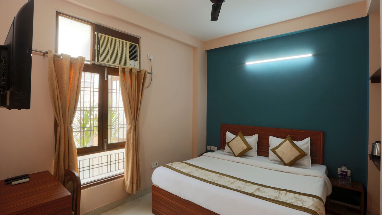 Photo of Bedroom in Sector 62