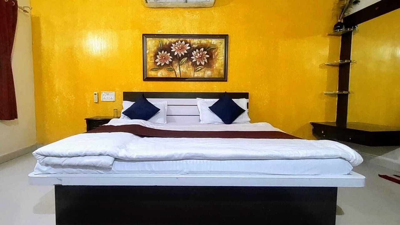 Photo of Bedroom in Mount Abu
